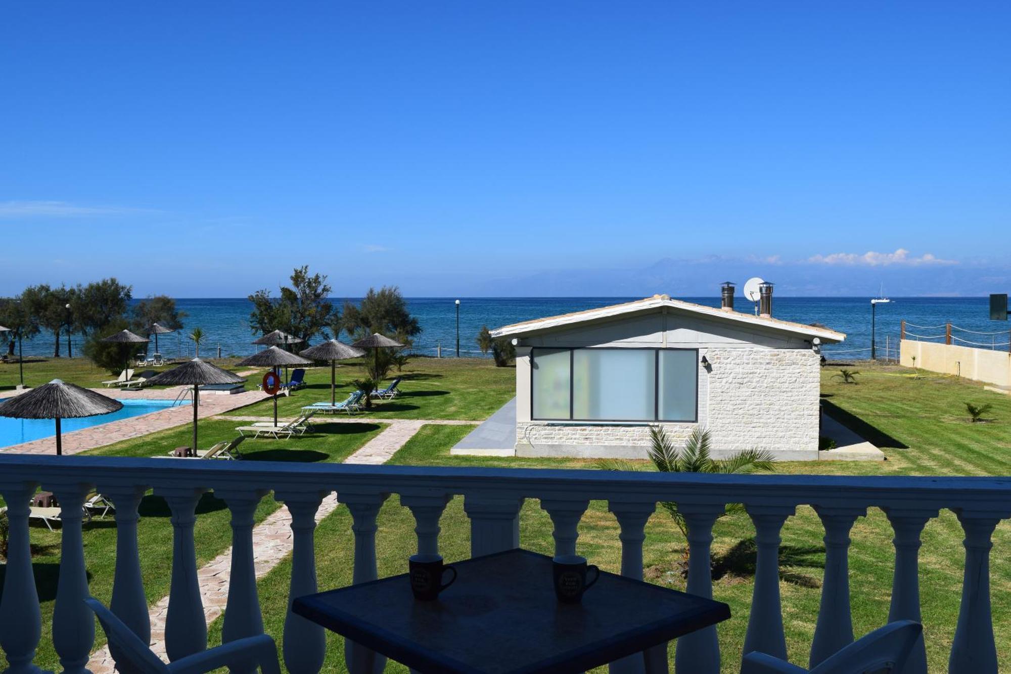 S&C Kosmos Beach Resort Roda  Bagian luar foto