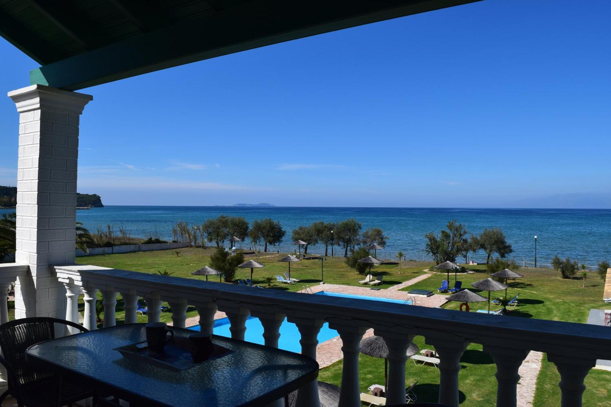 S&C Kosmos Beach Resort Roda  Bagian luar foto