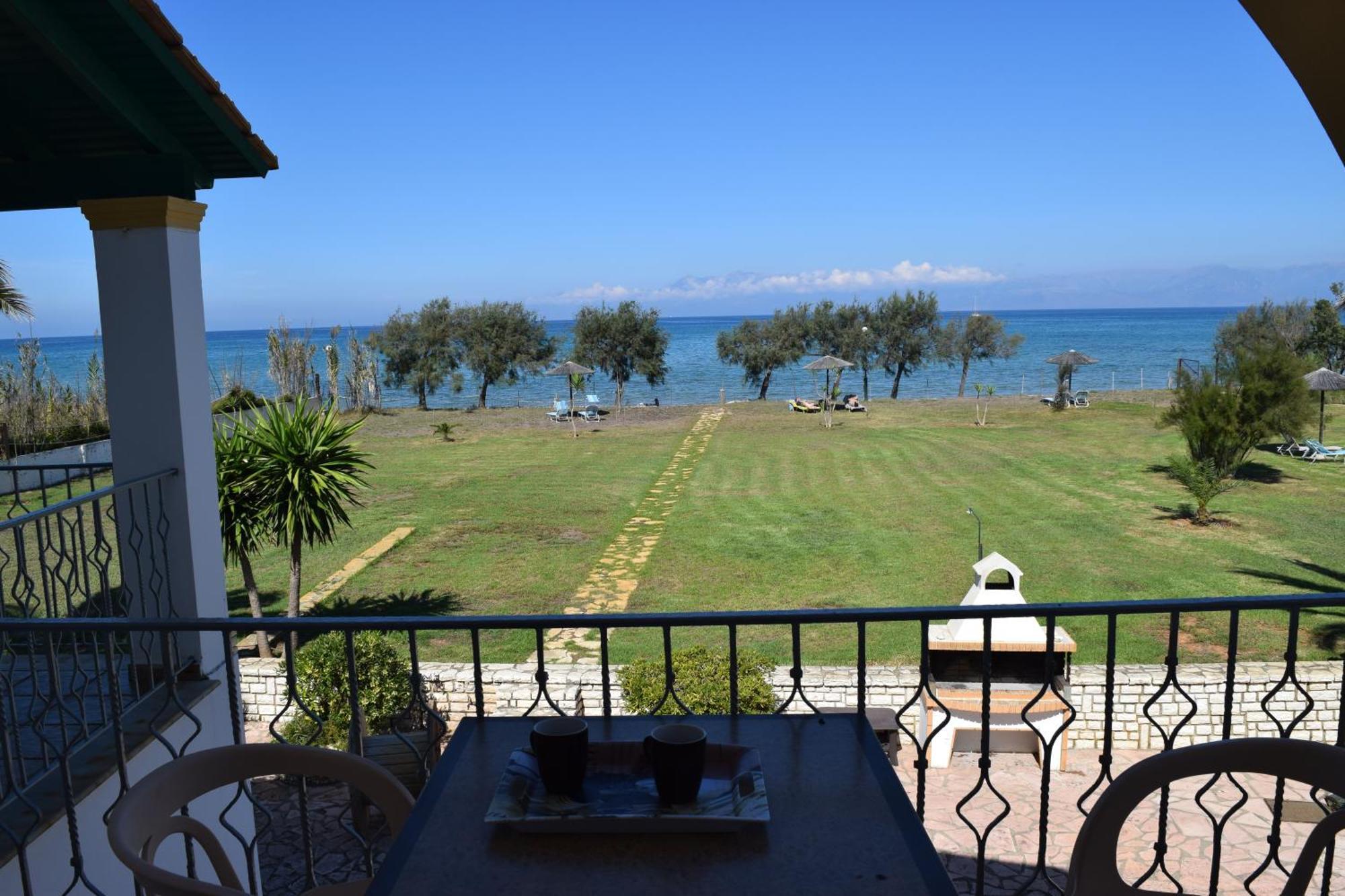 S&C Kosmos Beach Resort Roda  Bagian luar foto