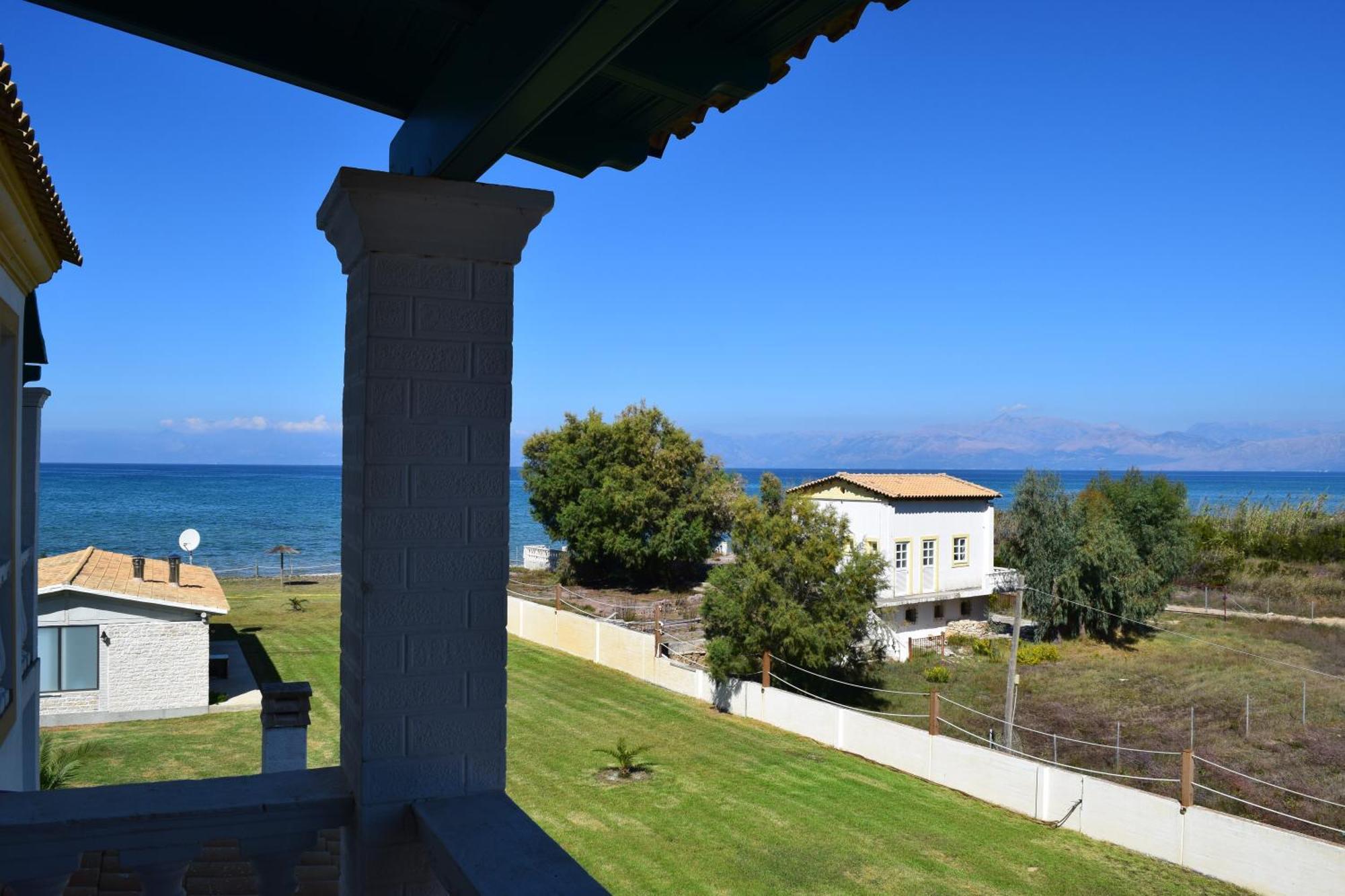 S&C Kosmos Beach Resort Roda  Bagian luar foto