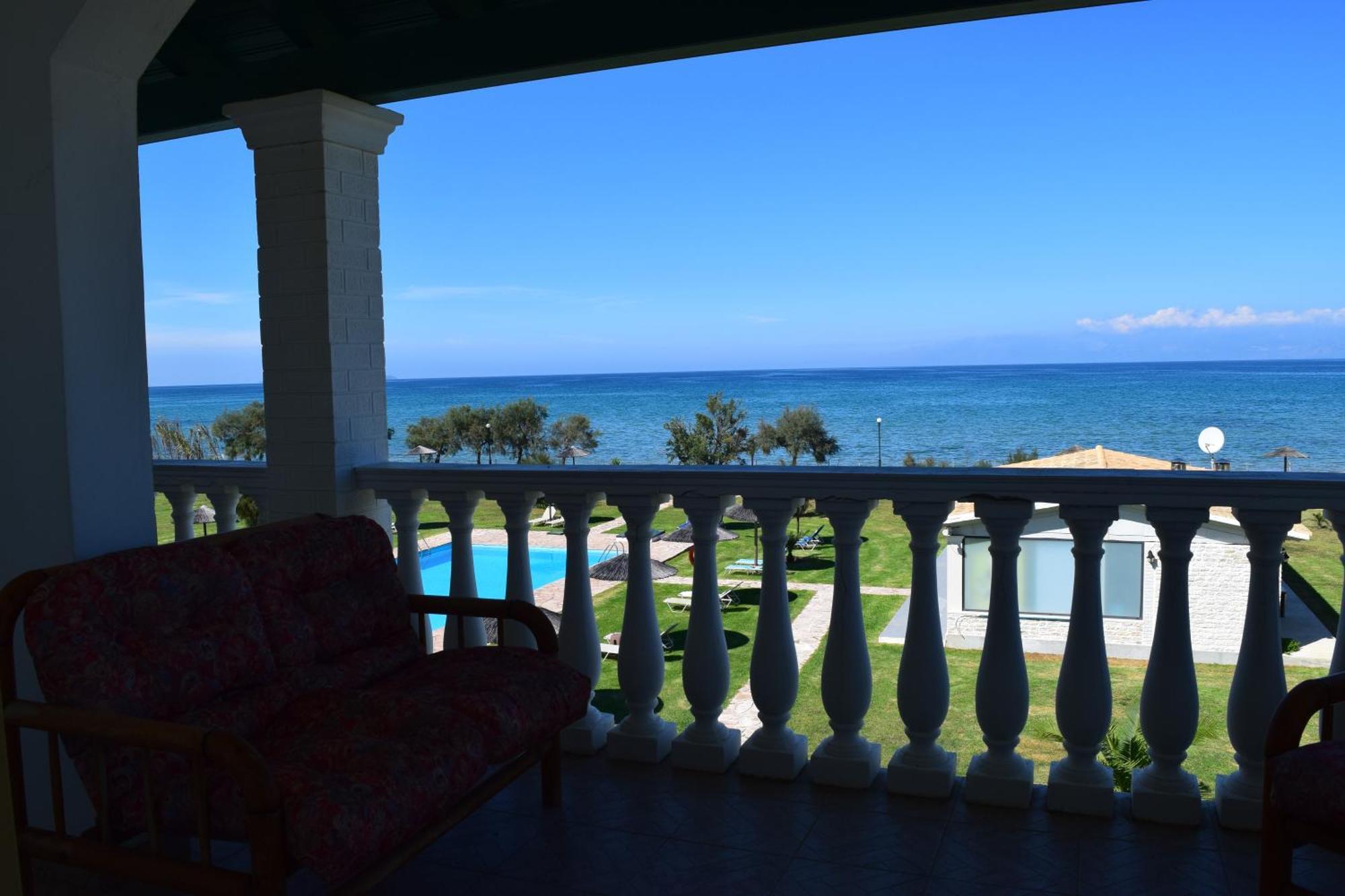 S&C Kosmos Beach Resort Roda  Bagian luar foto