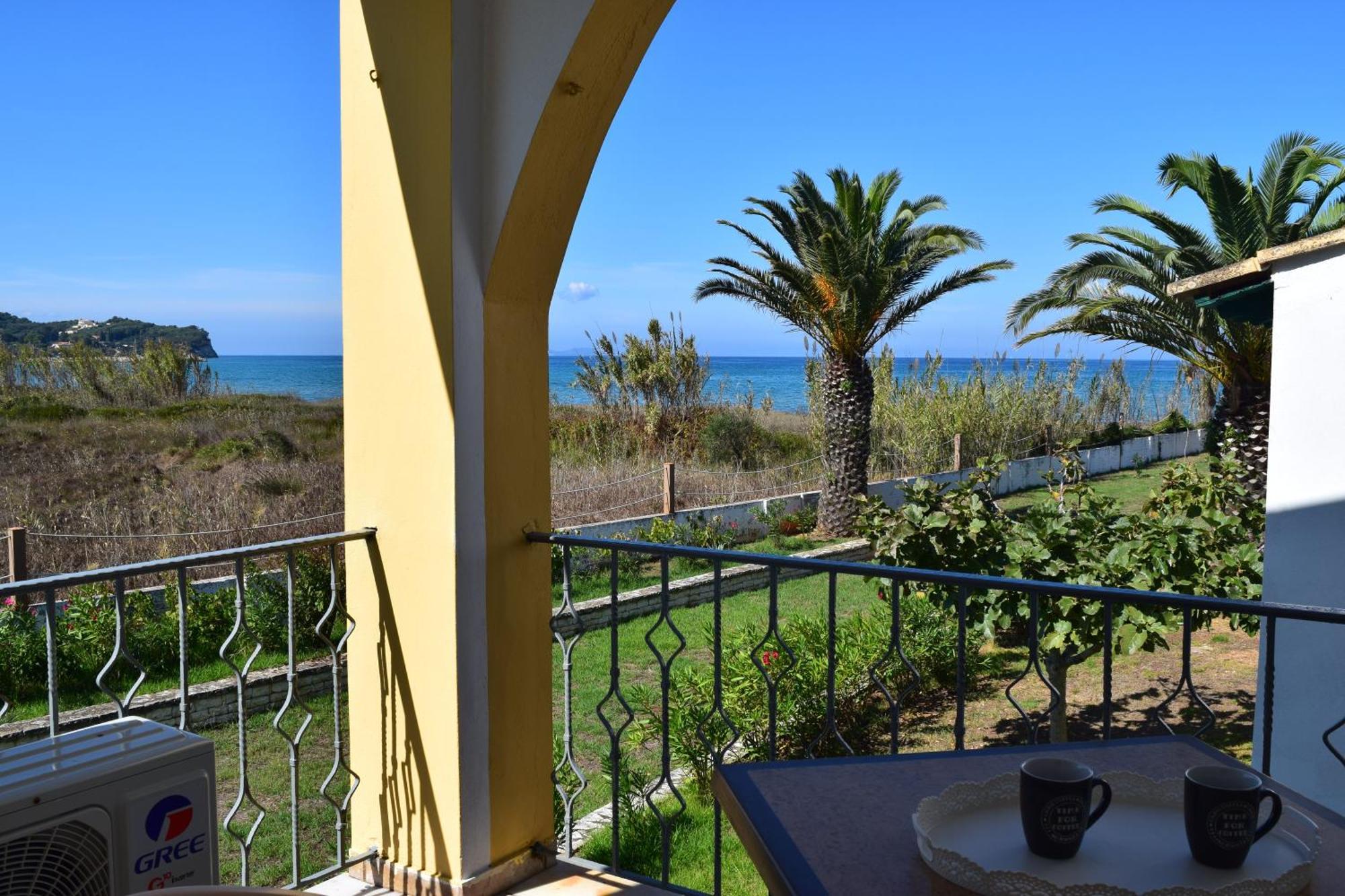 S&C Kosmos Beach Resort Roda  Bagian luar foto