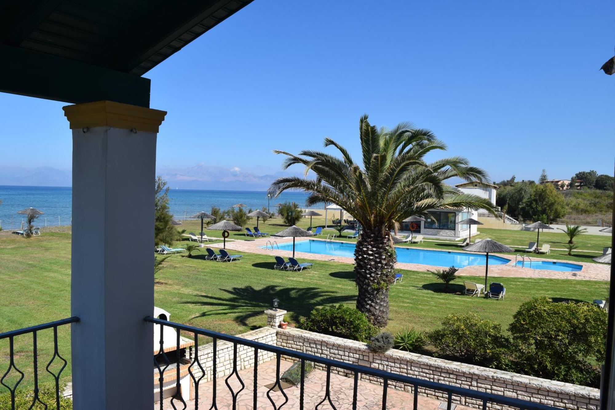 S&C Kosmos Beach Resort Roda  Bagian luar foto