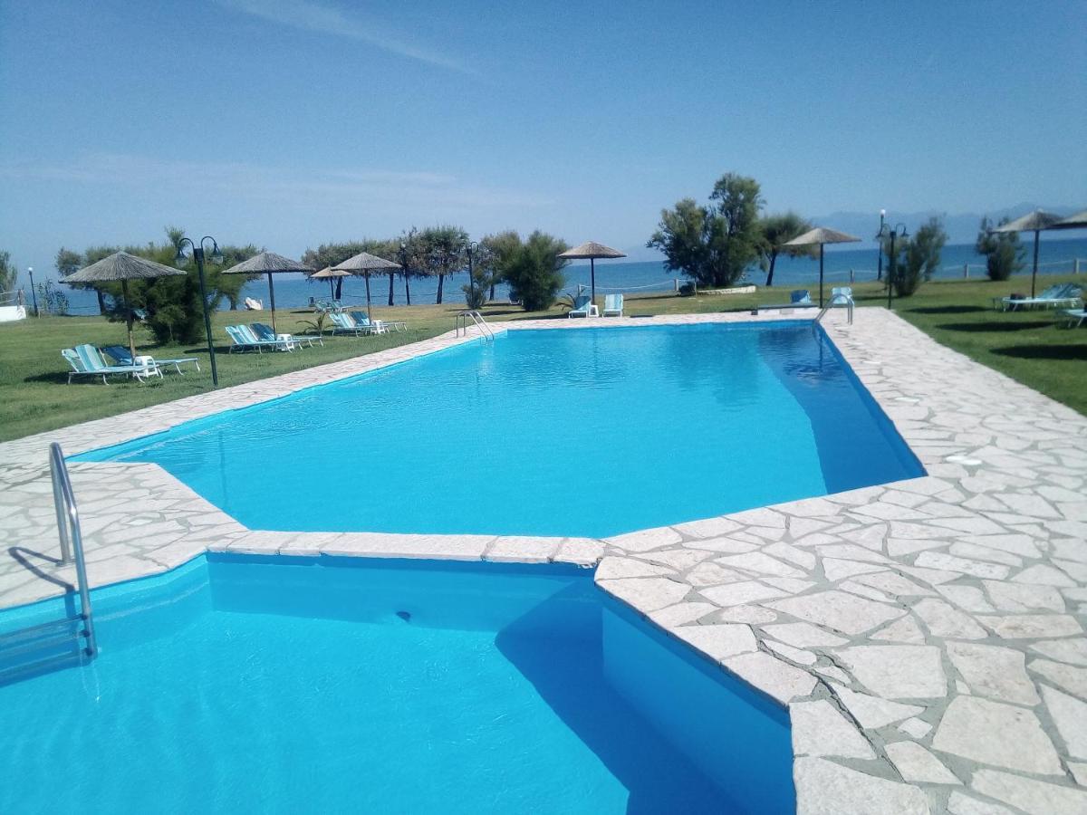 S&C Kosmos Beach Resort Roda  Bagian luar foto