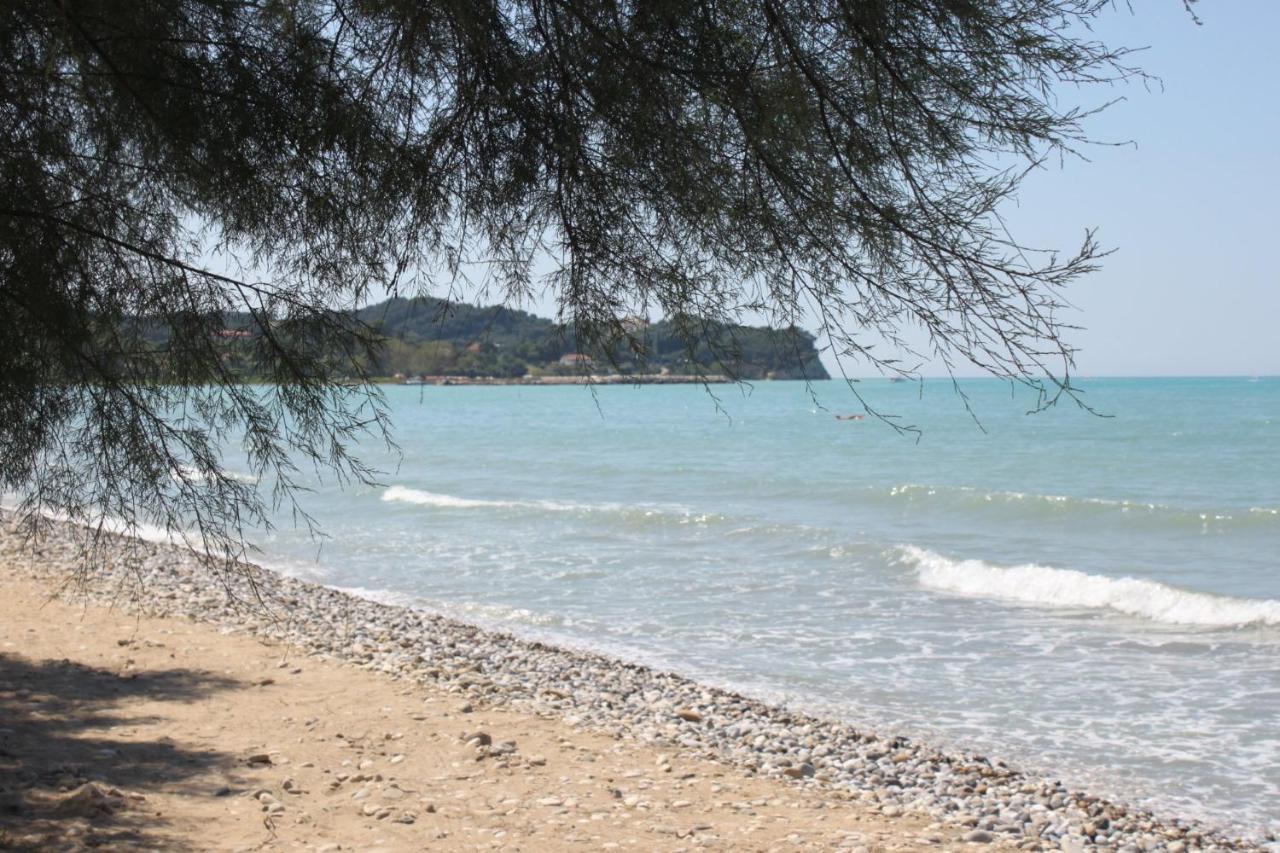 S&C Kosmos Beach Resort Roda  Bagian luar foto